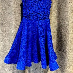 Retro dress, lace, slim to flare fit.